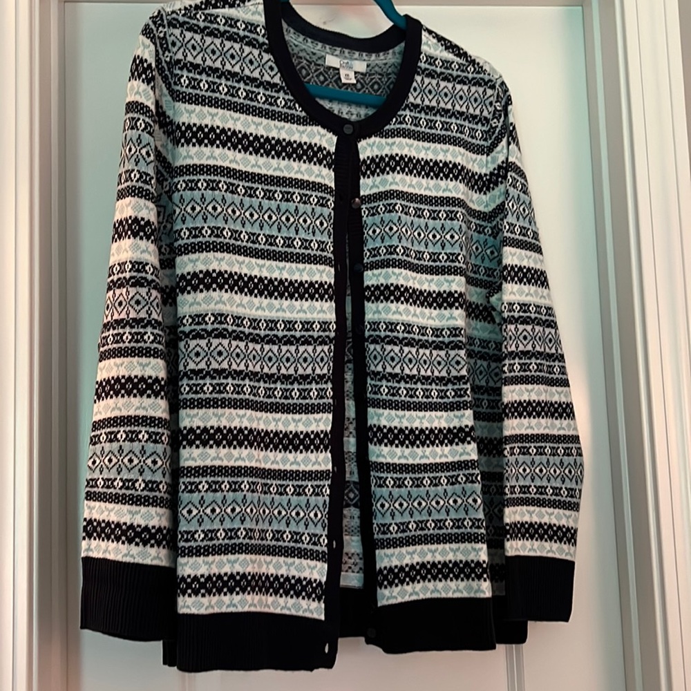 NWOT. Beautiful sweater ! Never worn.
